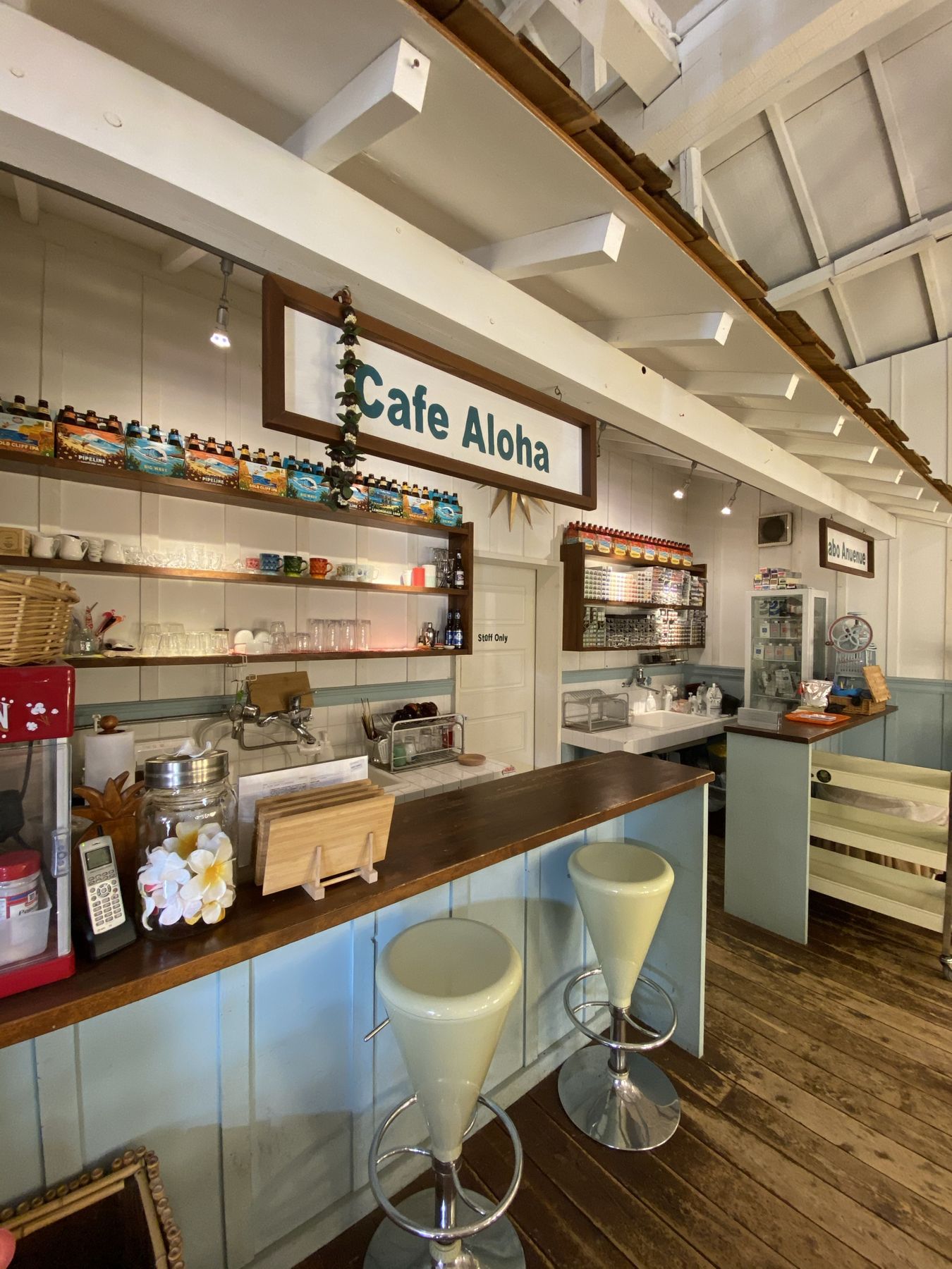 カフェカウンター：Cafe Aloha。アイスとスムージーを。
